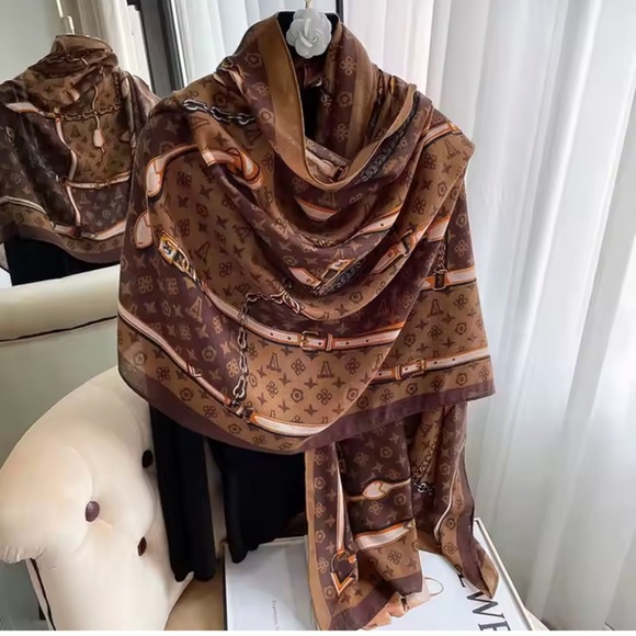 Designer Style Brown Patterned Chic Scarf shawl - Picture 1 of 2